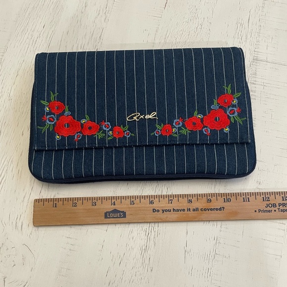Axel Blue and Red clutch purse - Picture 3 of 5